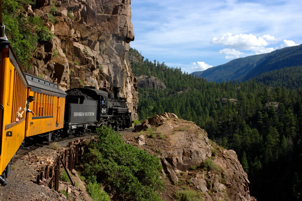 Going around the bend on the cliffside.