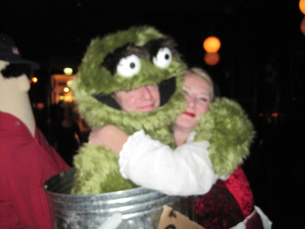 The Wench and Oscar the Grouch