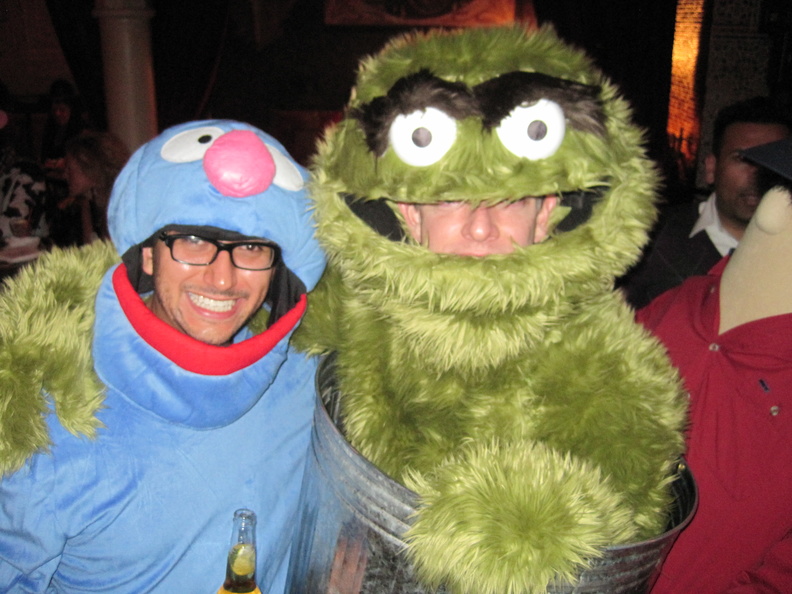 Grover and Oscar the grouch