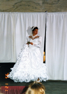 1995 Dana modeling for Today s Bride322