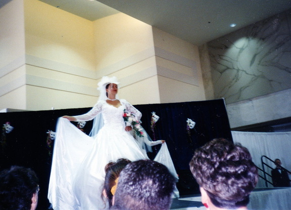 1995 Dana modeling for Today s Bride327